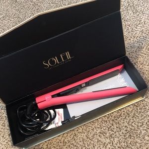 Soleil Pink Flat Iron NEW